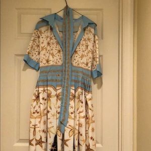 Dancing in the sand..👯‍♀️